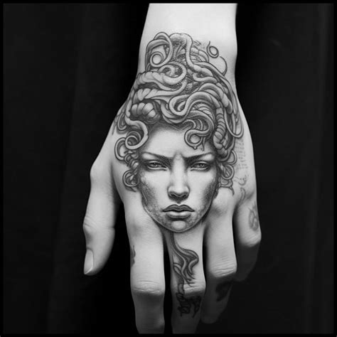 Significato tatuaggio Medusa .